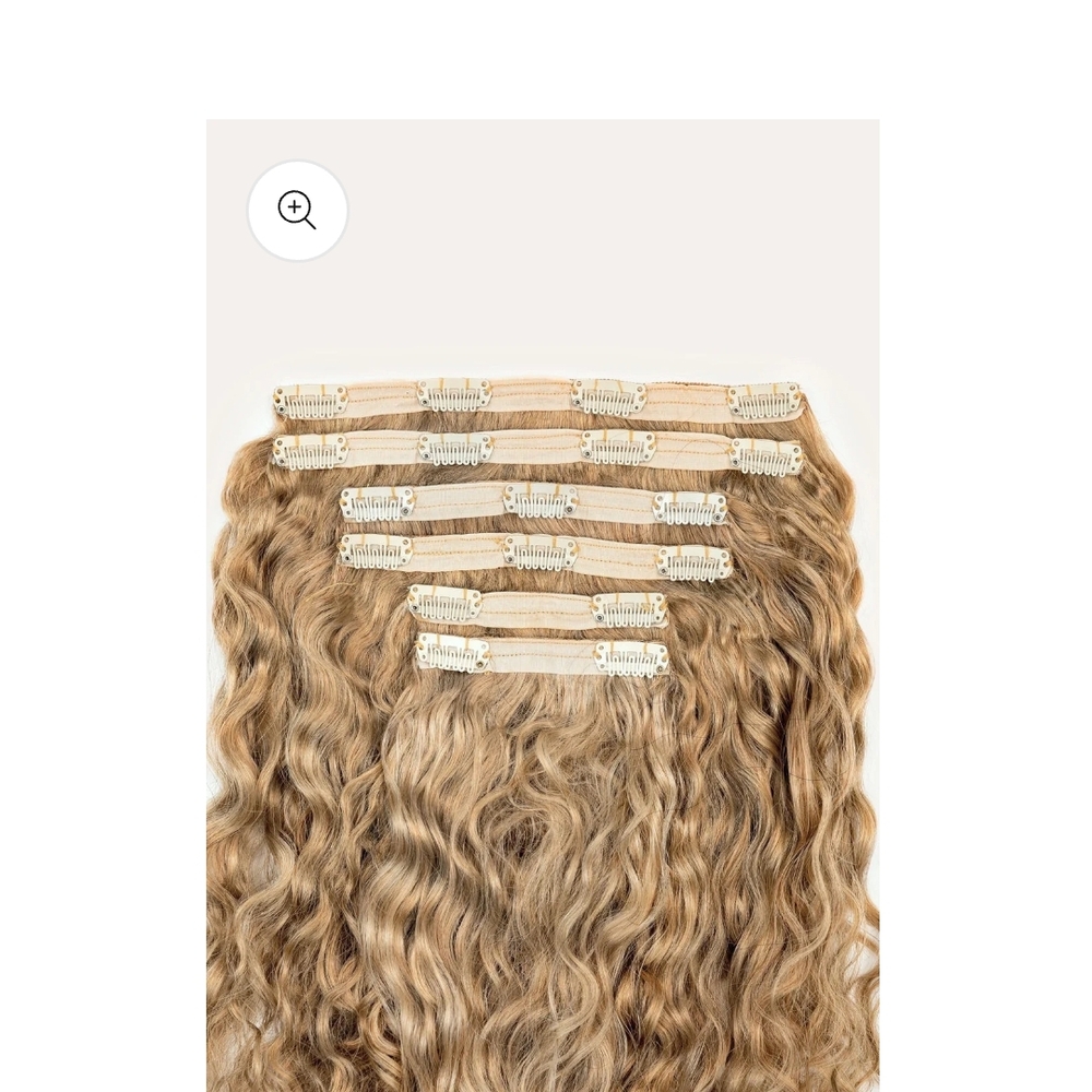 Luxurious Wavy Hair Extensions - Blonde